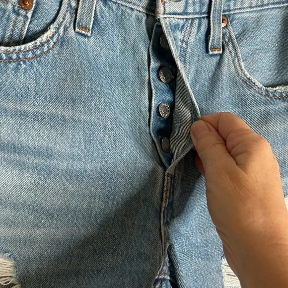 Levi's 501 shorts - Picture 3 of 7